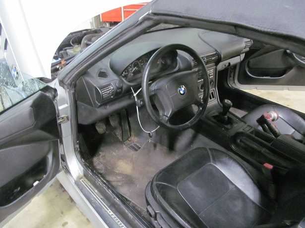 https://f005.backblazeb2.com/file/img-partshotlines-com/Inventory/NE187/Vehicle/646115_10.jpg