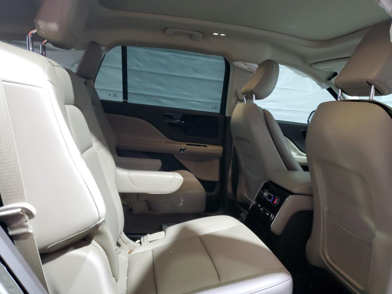 https://f005.backblazeb2.com/file/img-partshotlines-com/Inventory/NE20/Vehicle/257294_11.jpg