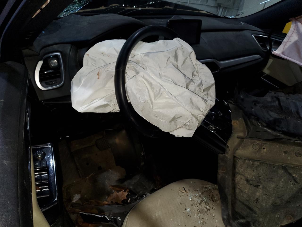 https://f005.backblazeb2.com/file/img-partshotlines-com/Inventory/NE20/Vehicle/260596_08.jpg