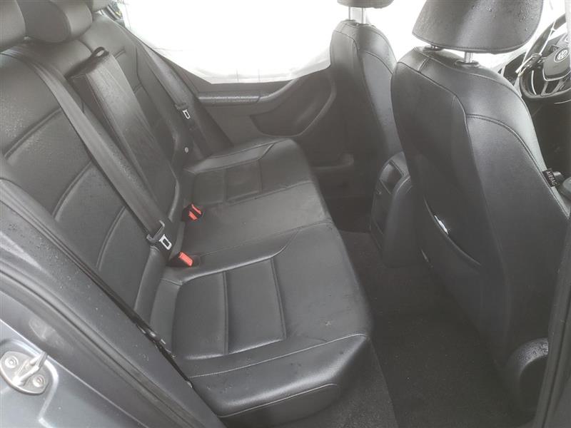 https://f005.backblazeb2.com/file/img-partshotlines-com/Inventory/NE207/Vehicle/1456522_06.jpg