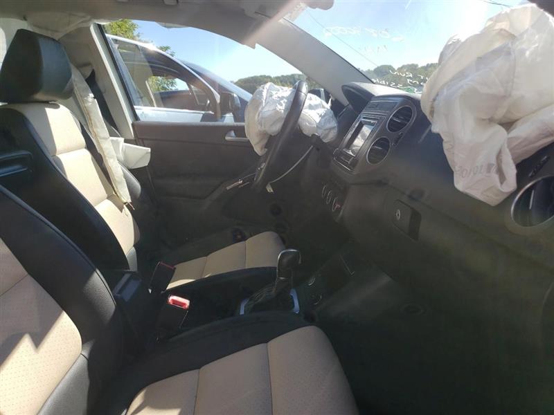 https://f005.backblazeb2.com/file/img-partshotlines-com/Inventory/NE207/Vehicle/1456586_05.jpg