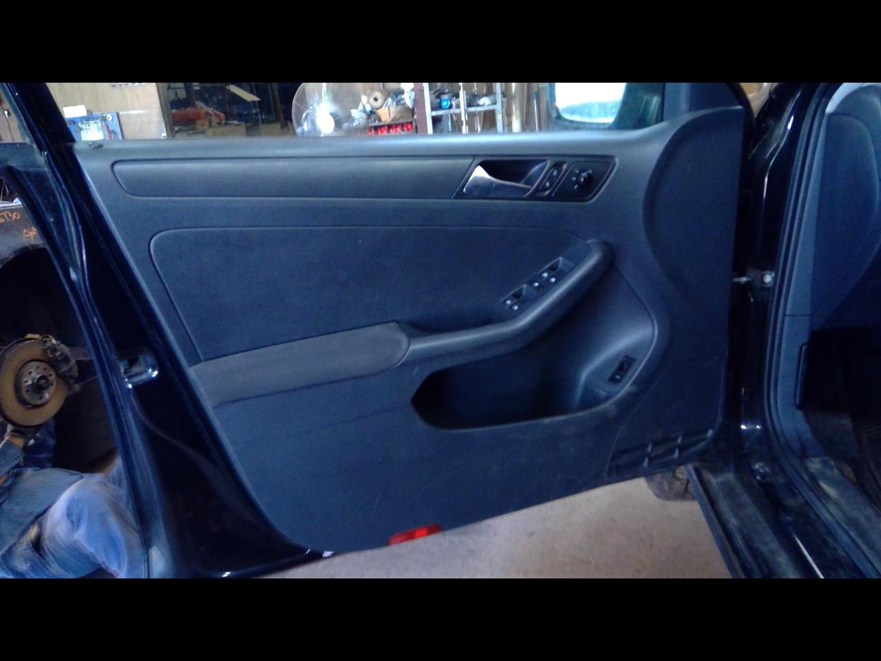 https://f005.backblazeb2.com/file/img-partshotlines-com/Inventory/NE207/Vehicle/1457878_08.jpg