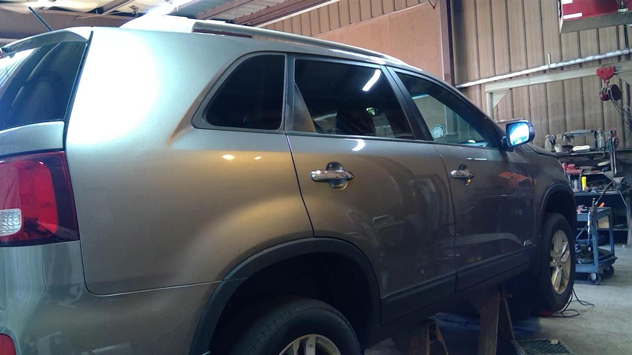 https://f005.backblazeb2.com/file/img-partshotlines-com/Inventory/NE207/Vehicle/1458230_09.jpg