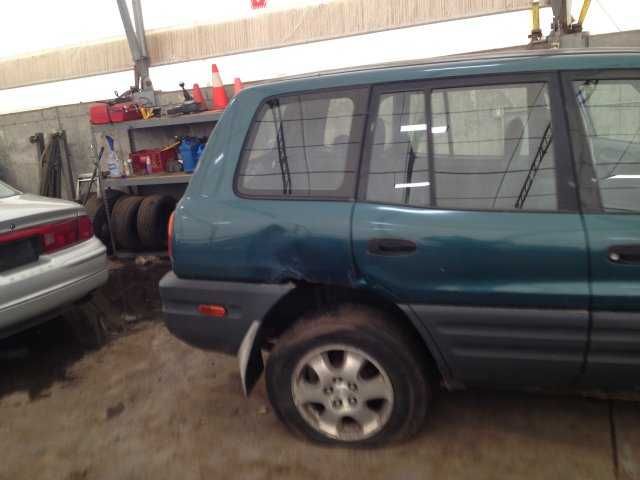 https://f005.backblazeb2.com/file/img-partshotlines-com/Inventory/NE219/Vehicle/126170_08.jpg