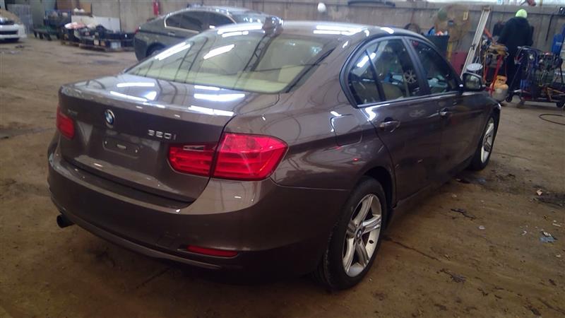 https://f005.backblazeb2.com/file/img-partshotlines-com/Inventory/NE219/Vehicle/372719_03.jpg
