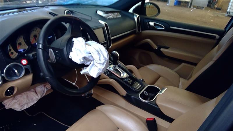 https://f005.backblazeb2.com/file/img-partshotlines-com/Inventory/NE219/Vehicle/391322_09.jpg