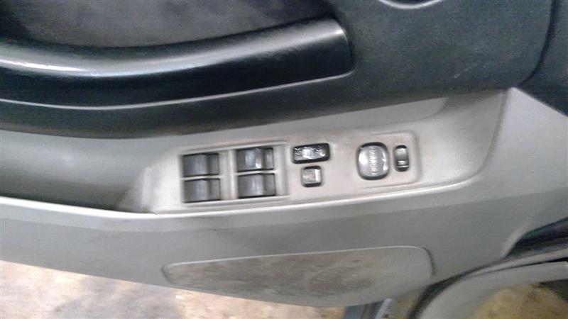 https://f005.backblazeb2.com/file/img-partshotlines-com/Inventory/NE219/Vehicle/405653_09.jpg