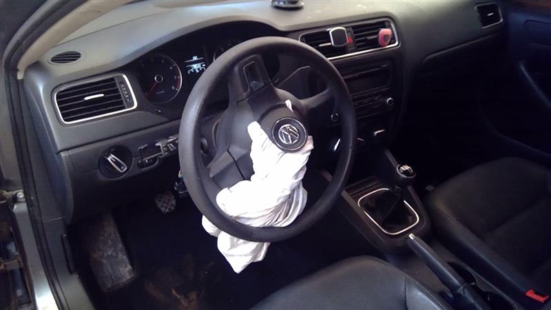 https://f005.backblazeb2.com/file/img-partshotlines-com/Inventory/NE219/Vehicle/421583_09.jpg