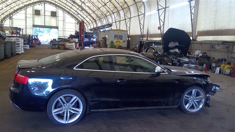 https://f005.backblazeb2.com/file/img-partshotlines-com/Inventory/NE219/Vehicle/430443_07.jpg