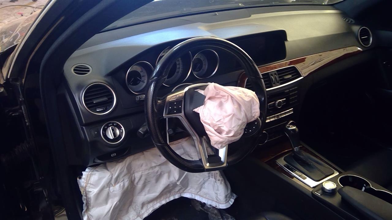 https://f005.backblazeb2.com/file/img-partshotlines-com/Inventory/NE219/Vehicle/432732_10.jpg