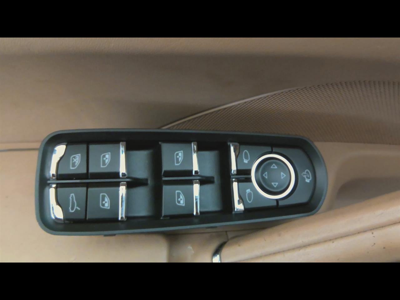 https://f005.backblazeb2.com/file/img-partshotlines-com/Inventory/NE219/Vehicle/443224_12.jpg