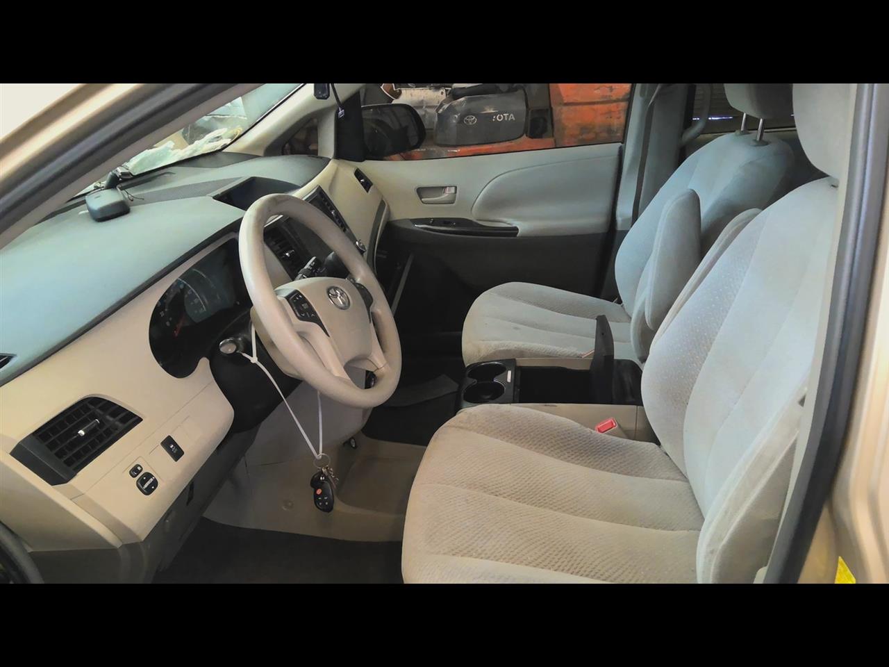 https://f005.backblazeb2.com/file/img-partshotlines-com/Inventory/NE219/Vehicle/443406_08.jpg