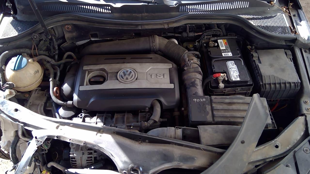 https://f005.backblazeb2.com/file/img-partshotlines-com/Inventory/NE219/Vehicle/445759_07.jpg