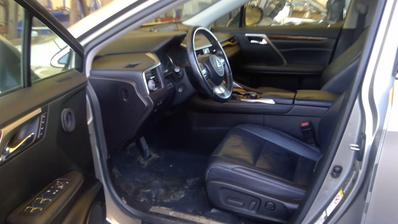 https://f005.backblazeb2.com/file/img-partshotlines-com/Inventory/NE219/Vehicle/446714_09.jpg