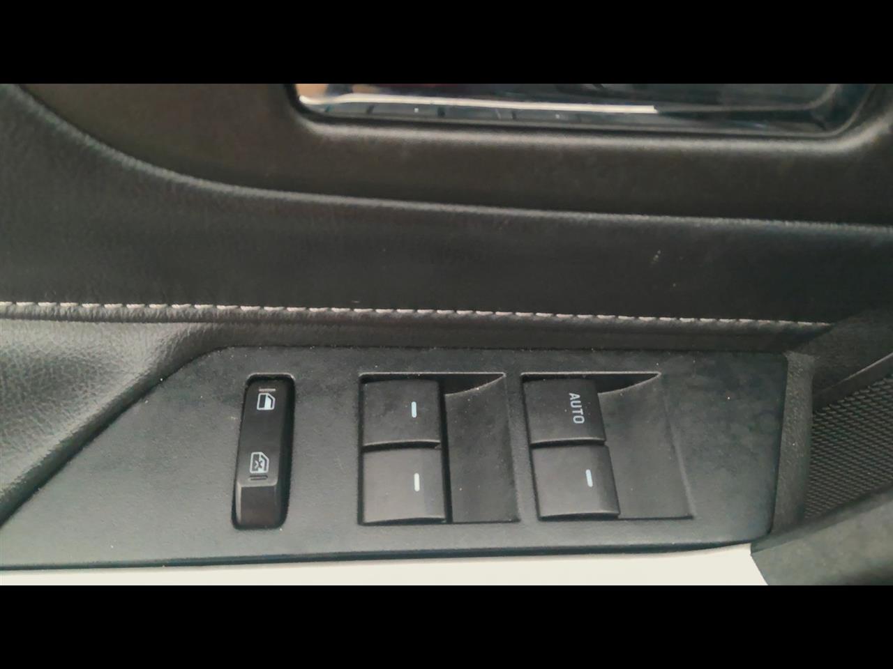 https://f005.backblazeb2.com/file/img-partshotlines-com/Inventory/NE219/Vehicle/456049_10.jpg