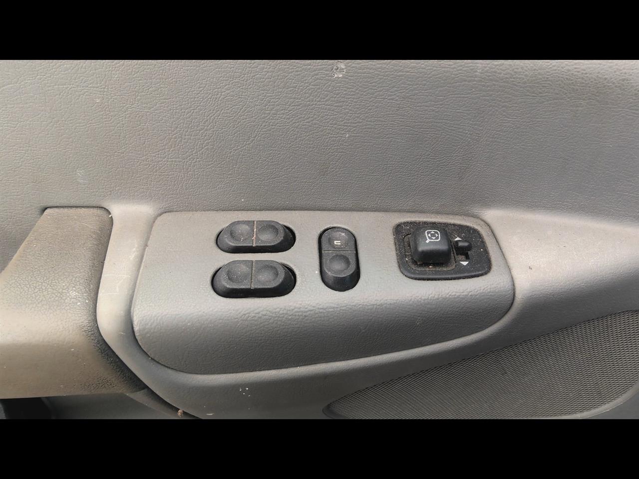 https://f005.backblazeb2.com/file/img-partshotlines-com/Inventory/NE219/Vehicle/456837_10.jpg