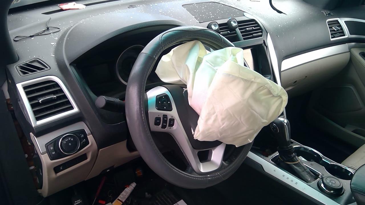 https://f005.backblazeb2.com/file/img-partshotlines-com/Inventory/NE219/Vehicle/456983_12.jpg