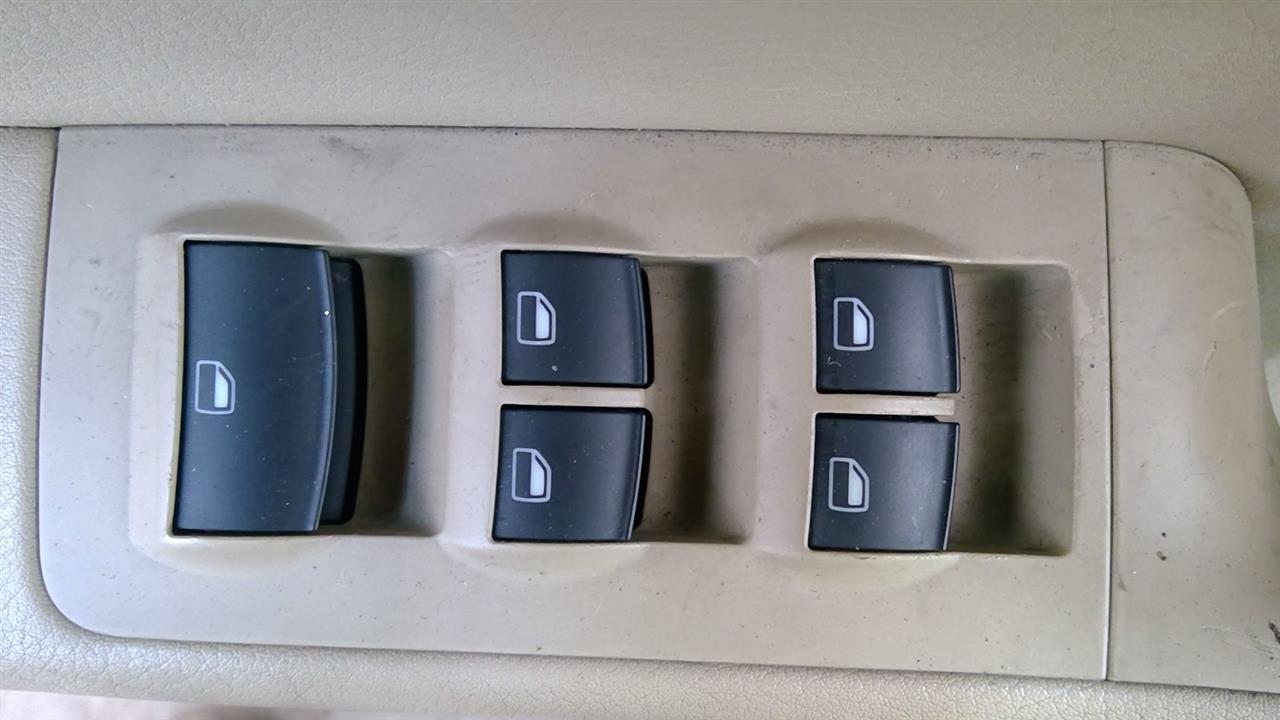 https://f005.backblazeb2.com/file/img-partshotlines-com/Inventory/NE219/Vehicle/466297_09.jpg
