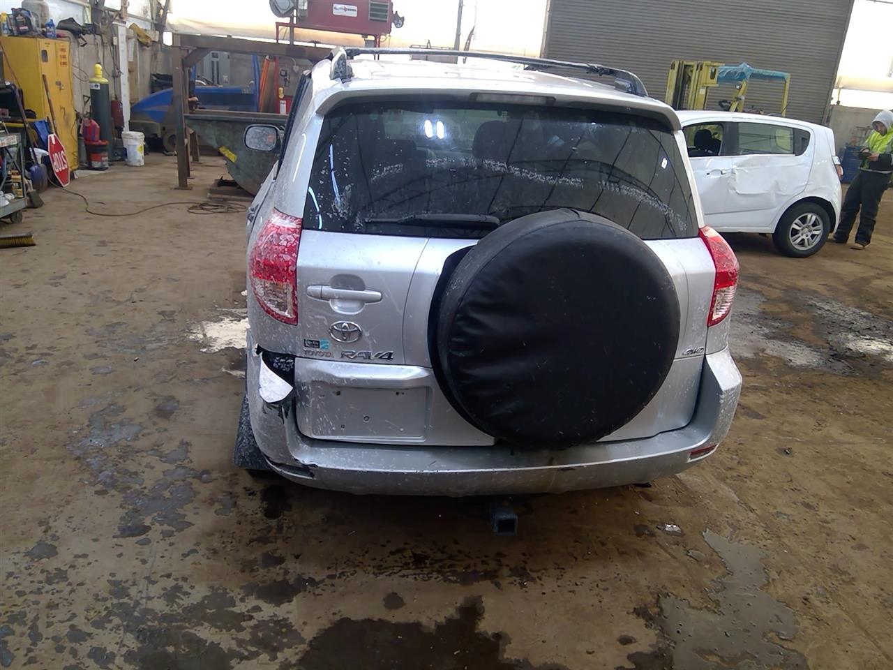 https://f005.backblazeb2.com/file/img-partshotlines-com/Inventory/NE219/Vehicle/468278_05.jpg