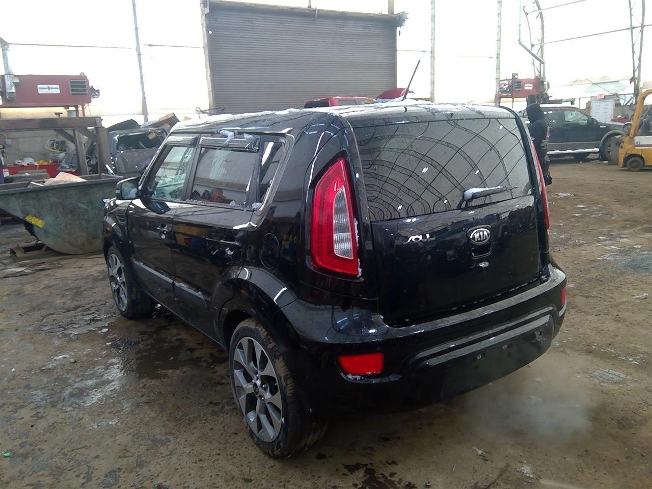 https://f005.backblazeb2.com/file/img-partshotlines-com/Inventory/NE219/Vehicle/470727_05.jpg