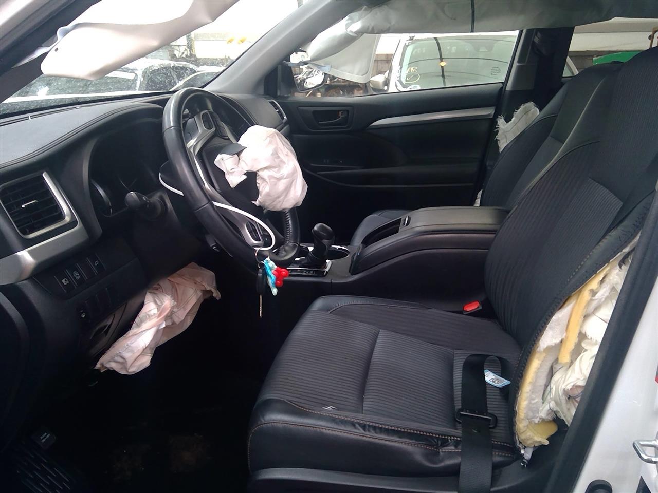 https://f005.backblazeb2.com/file/img-partshotlines-com/Inventory/NE219/Vehicle/470978_10.jpg