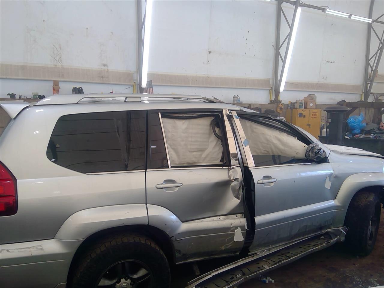 https://f005.backblazeb2.com/file/img-partshotlines-com/Inventory/NE219/Vehicle/472079_08.jpg