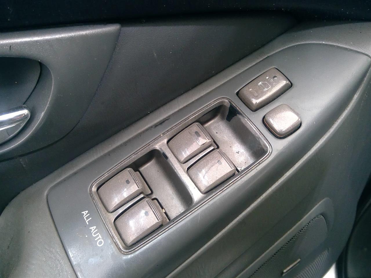 https://f005.backblazeb2.com/file/img-partshotlines-com/Inventory/NE219/Vehicle/472079_12.jpg