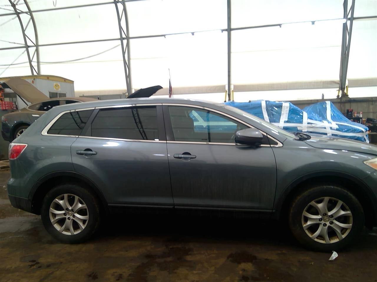 https://f005.backblazeb2.com/file/img-partshotlines-com/Inventory/NE219/Vehicle/472827_04.jpg