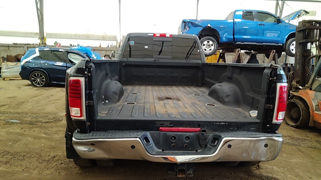 https://f005.backblazeb2.com/file/img-partshotlines-com/Inventory/NE219/Vehicle/476377_03.jpg