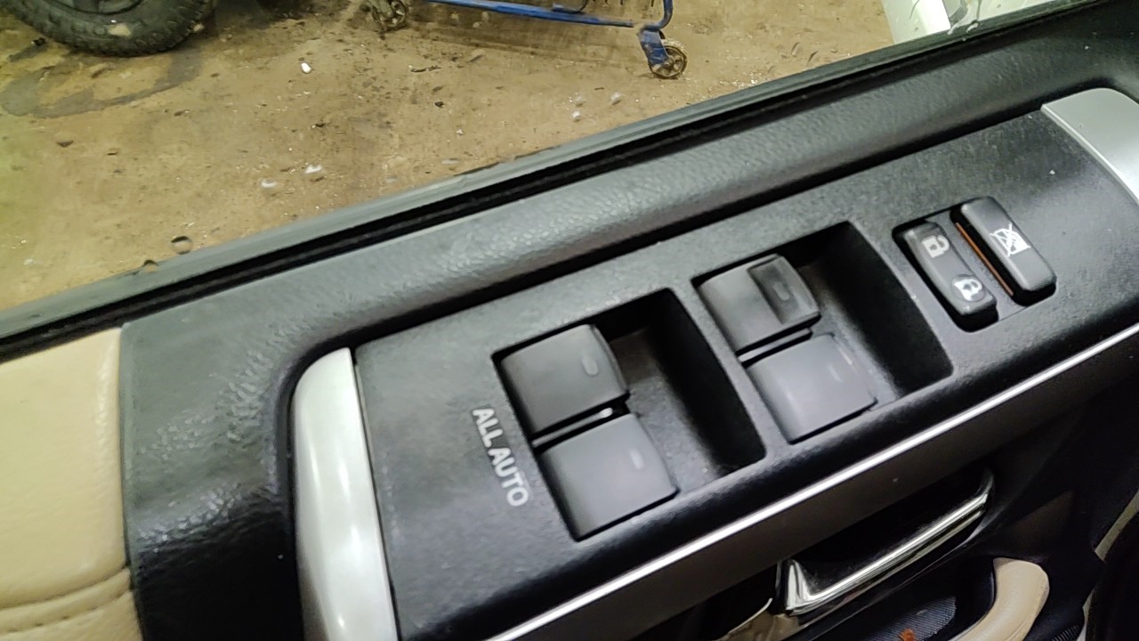 https://f005.backblazeb2.com/file/img-partshotlines-com/Inventory/NE219/Vehicle/476892_10.jpg