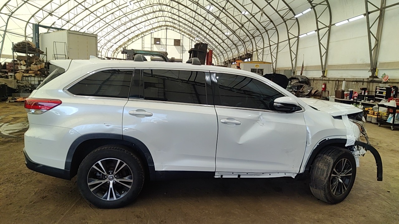 https://f005.backblazeb2.com/file/img-partshotlines-com/Inventory/NE219/Vehicle/478370_06.jpg