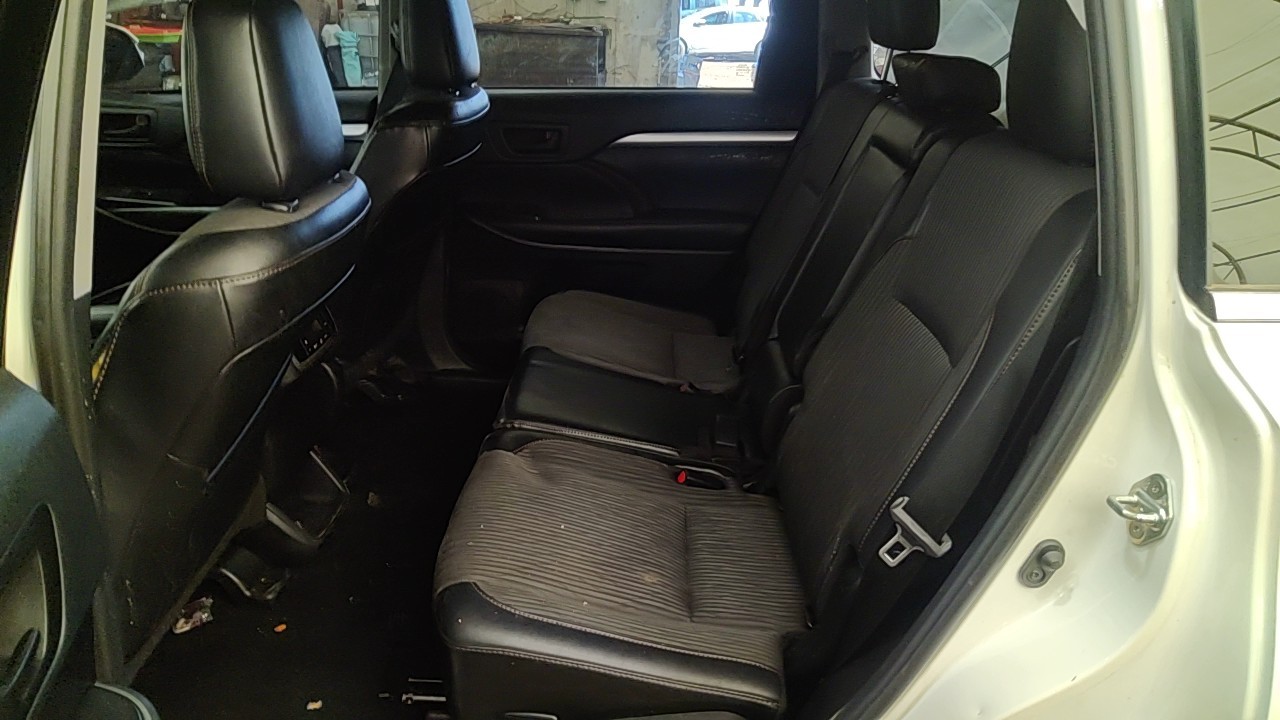 https://f005.backblazeb2.com/file/img-partshotlines-com/Inventory/NE219/Vehicle/478370_10.jpg