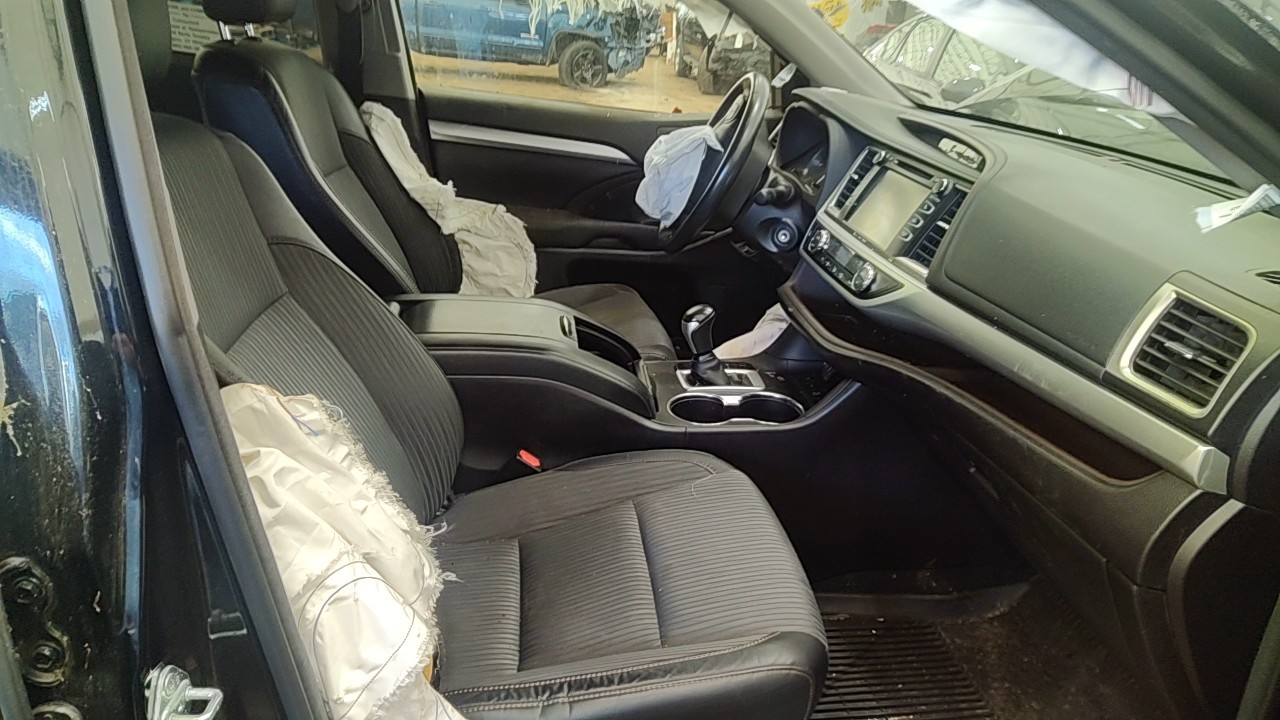 https://f005.backblazeb2.com/file/img-partshotlines-com/Inventory/NE219/Vehicle/478424_09.jpg