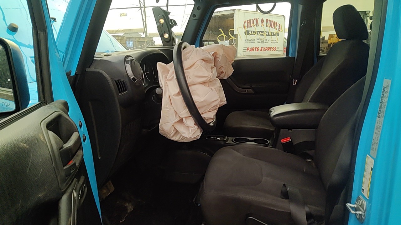 https://f005.backblazeb2.com/file/img-partshotlines-com/Inventory/NE219/Vehicle/478691_10.jpg