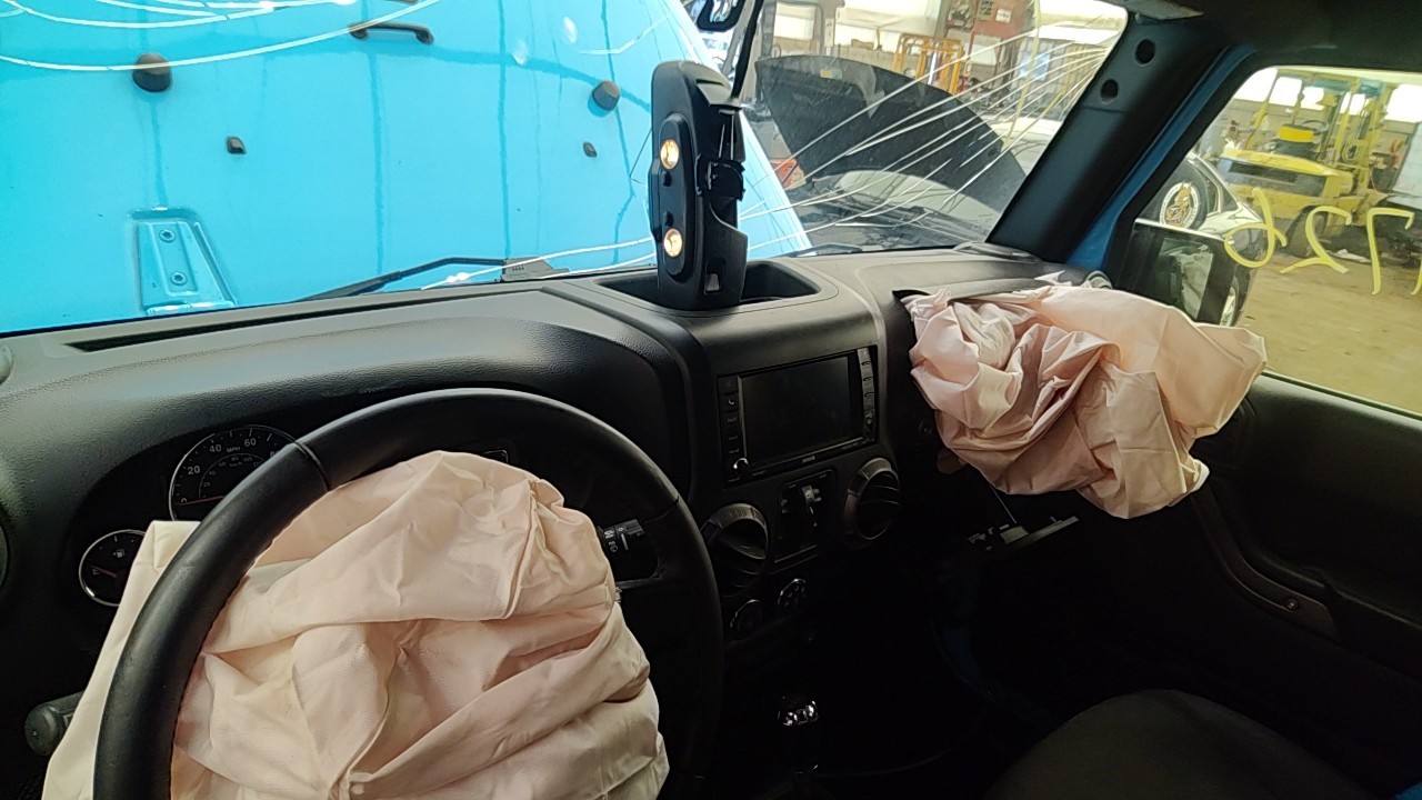 https://f005.backblazeb2.com/file/img-partshotlines-com/Inventory/NE219/Vehicle/478691_11.jpg