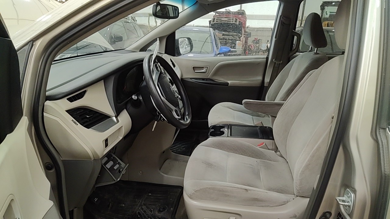 https://f005.backblazeb2.com/file/img-partshotlines-com/Inventory/NE219/Vehicle/478697_11.jpg