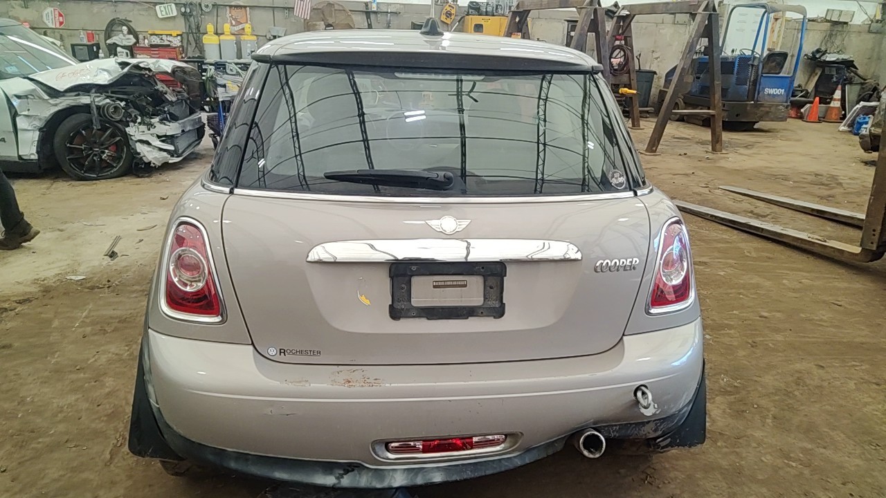 https://f005.backblazeb2.com/file/img-partshotlines-com/Inventory/NE219/Vehicle/480191_05.jpg