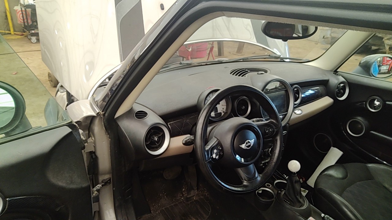 https://f005.backblazeb2.com/file/img-partshotlines-com/Inventory/NE219/Vehicle/480191_09.jpg