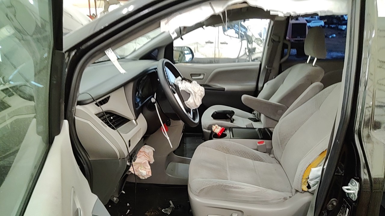 https://f005.backblazeb2.com/file/img-partshotlines-com/Inventory/NE219/Vehicle/481569_12.jpg
