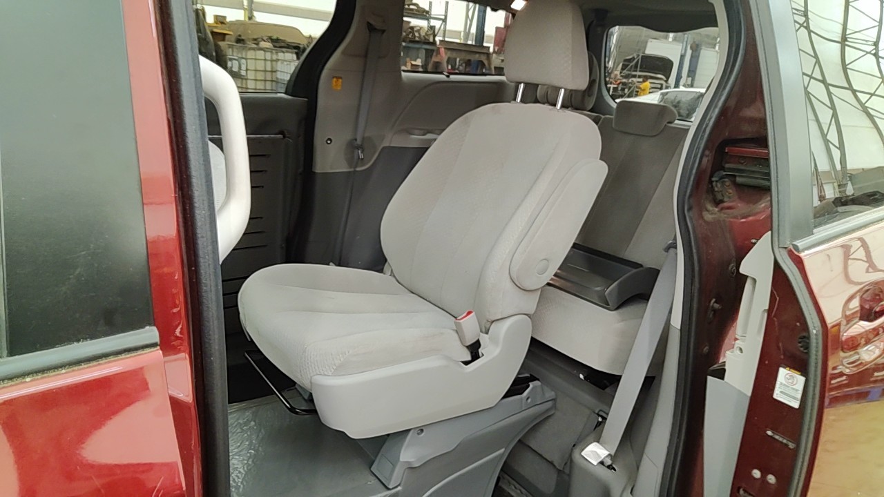 https://f005.backblazeb2.com/file/img-partshotlines-com/Inventory/NE219/Vehicle/482819_10.jpg