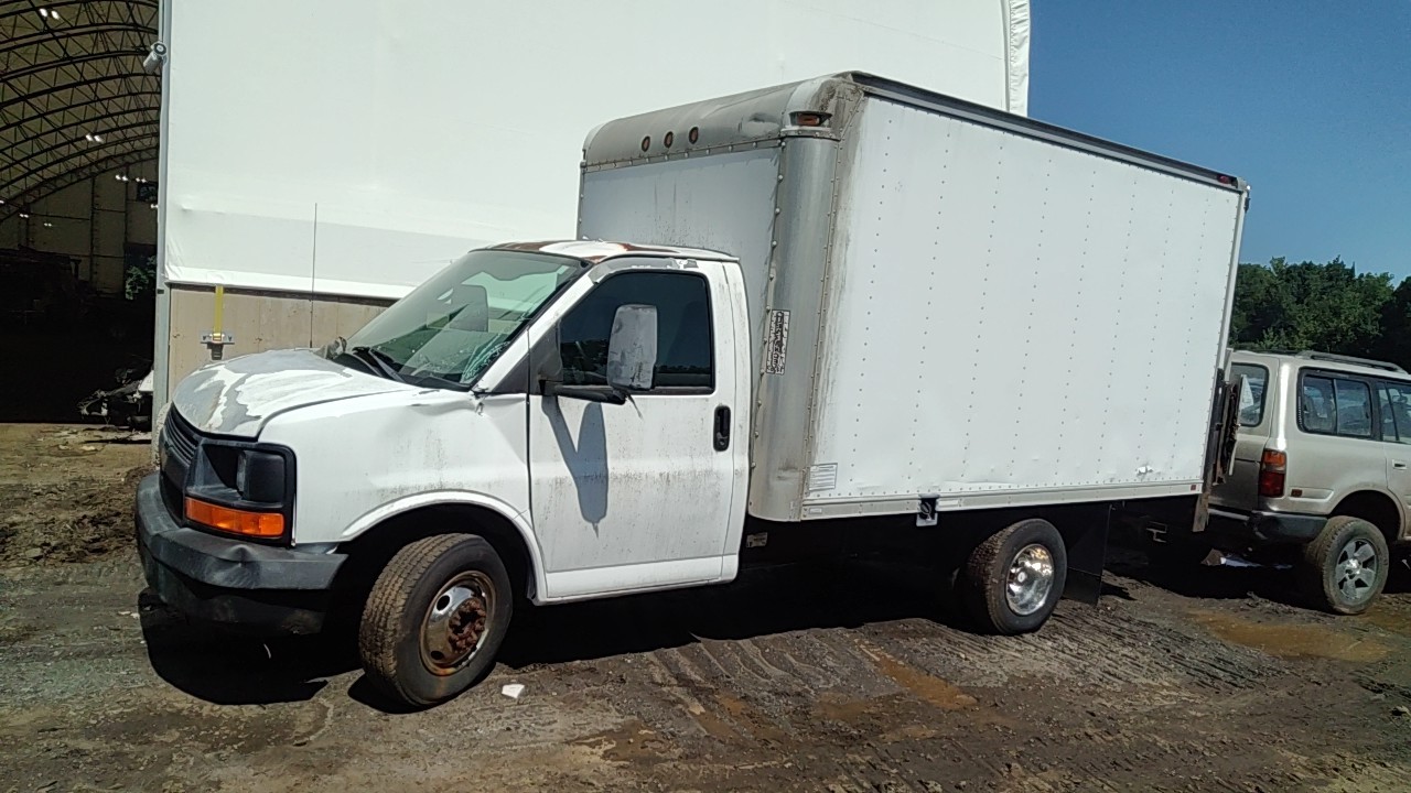 https://f005.backblazeb2.com/file/img-partshotlines-com/Inventory/NE219/Vehicle/484031_01.jpg