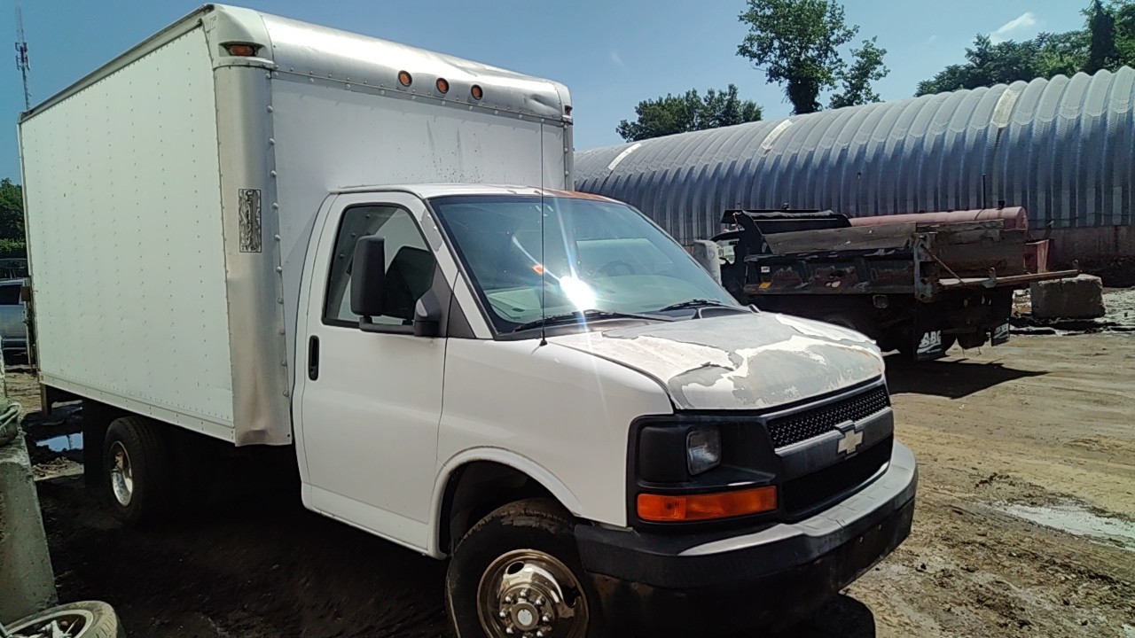 https://f005.backblazeb2.com/file/img-partshotlines-com/Inventory/NE219/Vehicle/484031_04.jpg