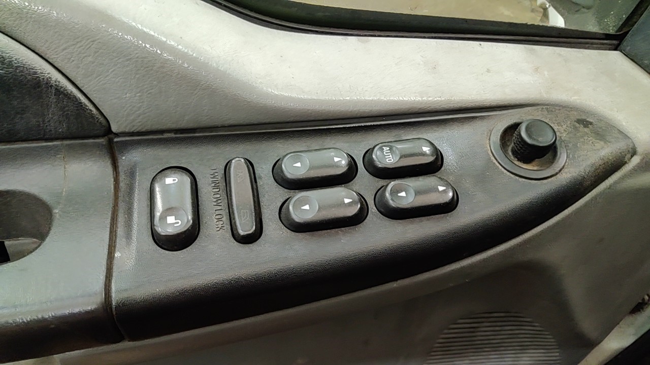 https://f005.backblazeb2.com/file/img-partshotlines-com/Inventory/NE219/Vehicle/484252_09.jpg