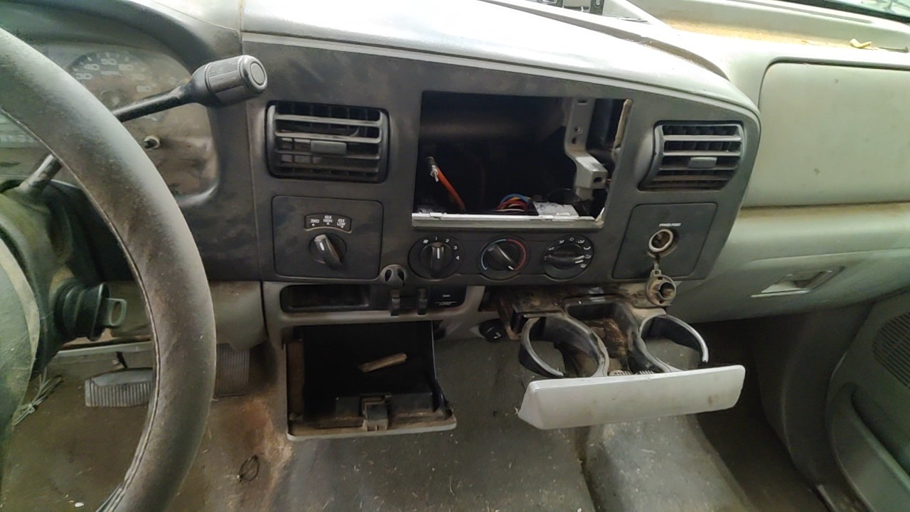 https://f005.backblazeb2.com/file/img-partshotlines-com/Inventory/NE219/Vehicle/484252_12.jpg