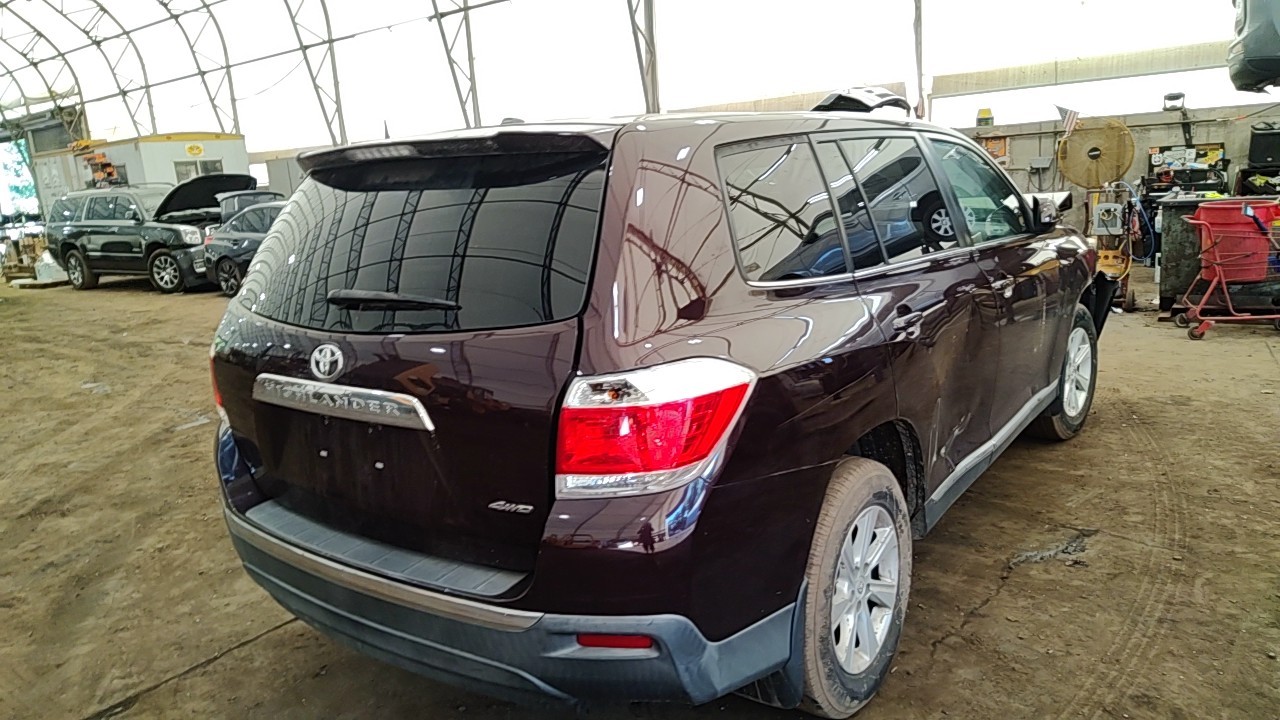 https://f005.backblazeb2.com/file/img-partshotlines-com/Inventory/NE219/Vehicle/484781_07.jpg