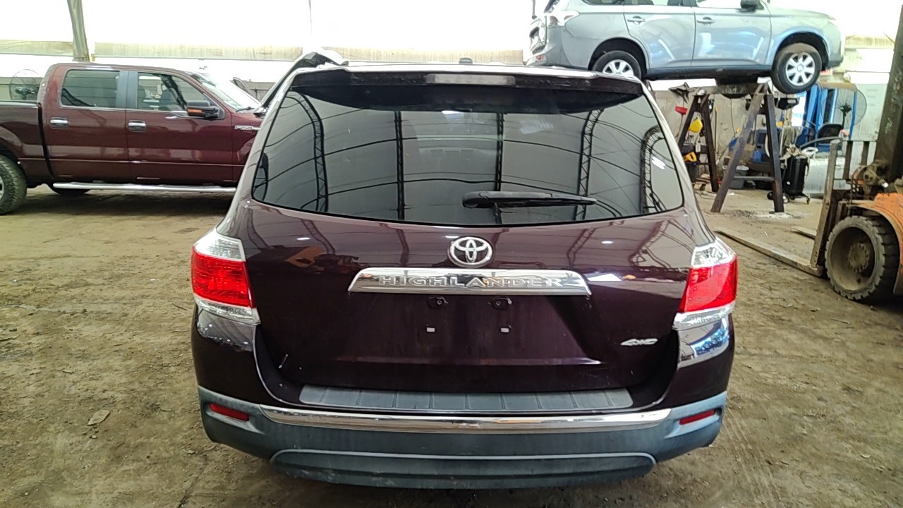 https://f005.backblazeb2.com/file/img-partshotlines-com/Inventory/NE219/Vehicle/484781_08.jpg