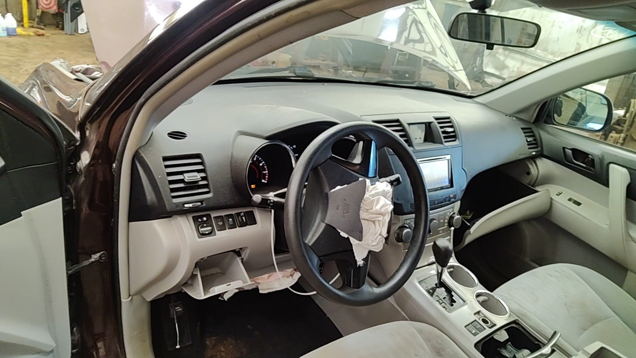 https://f005.backblazeb2.com/file/img-partshotlines-com/Inventory/NE219/Vehicle/484781_12.jpg