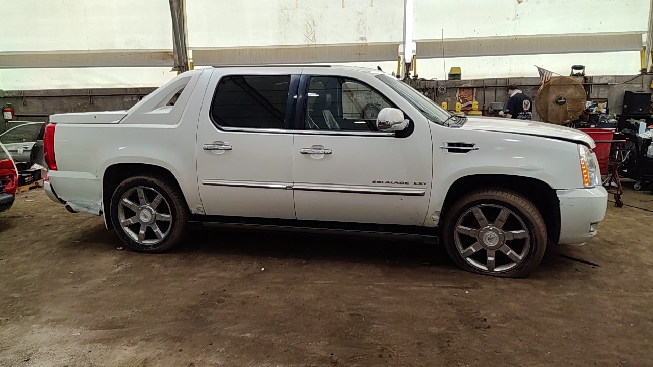 https://f005.backblazeb2.com/file/img-partshotlines-com/Inventory/NE219/Vehicle/484786_07.jpg