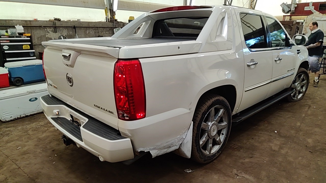 https://f005.backblazeb2.com/file/img-partshotlines-com/Inventory/NE219/Vehicle/484786_08.jpg
