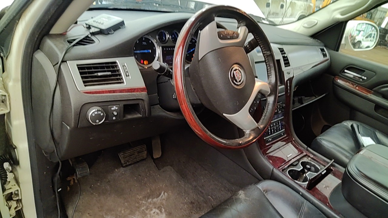 https://f005.backblazeb2.com/file/img-partshotlines-com/Inventory/NE219/Vehicle/484786_12.jpg
